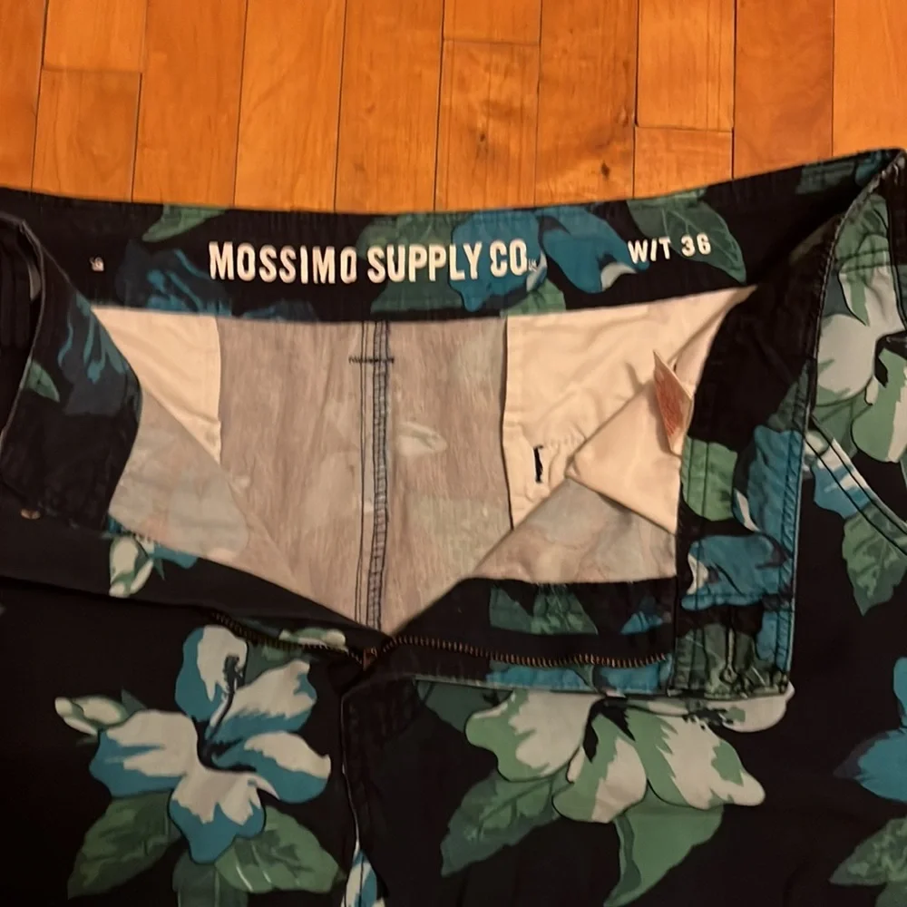 Shorts - Picture 2 of 3